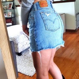 **SOLD**Levi's Skirt